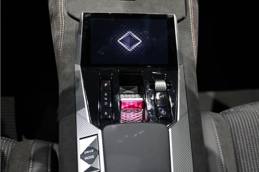 DS 4 E-Tense EAT, 225hp, 2022