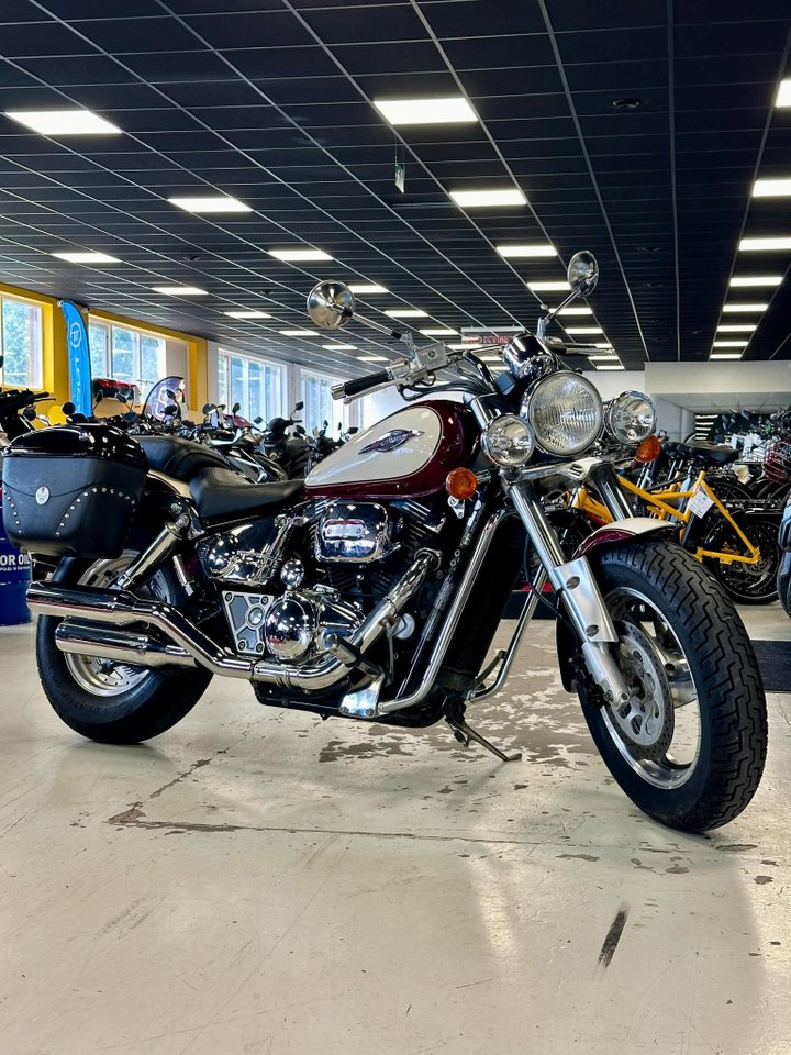 Suzuki Cycles VS800GLP Intrud...