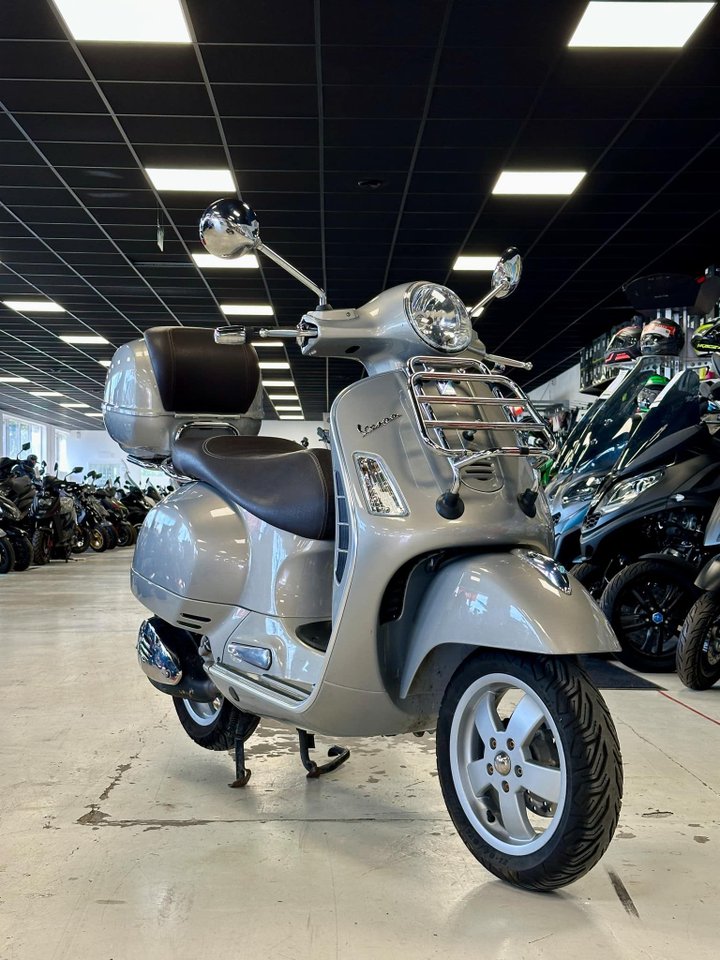Vespa GTS Touring 300
