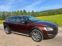 Volvo V60 Cross Country D4 AWD Geartronic Summum 2 ägare