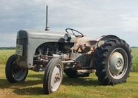 Däck till veterantraktor