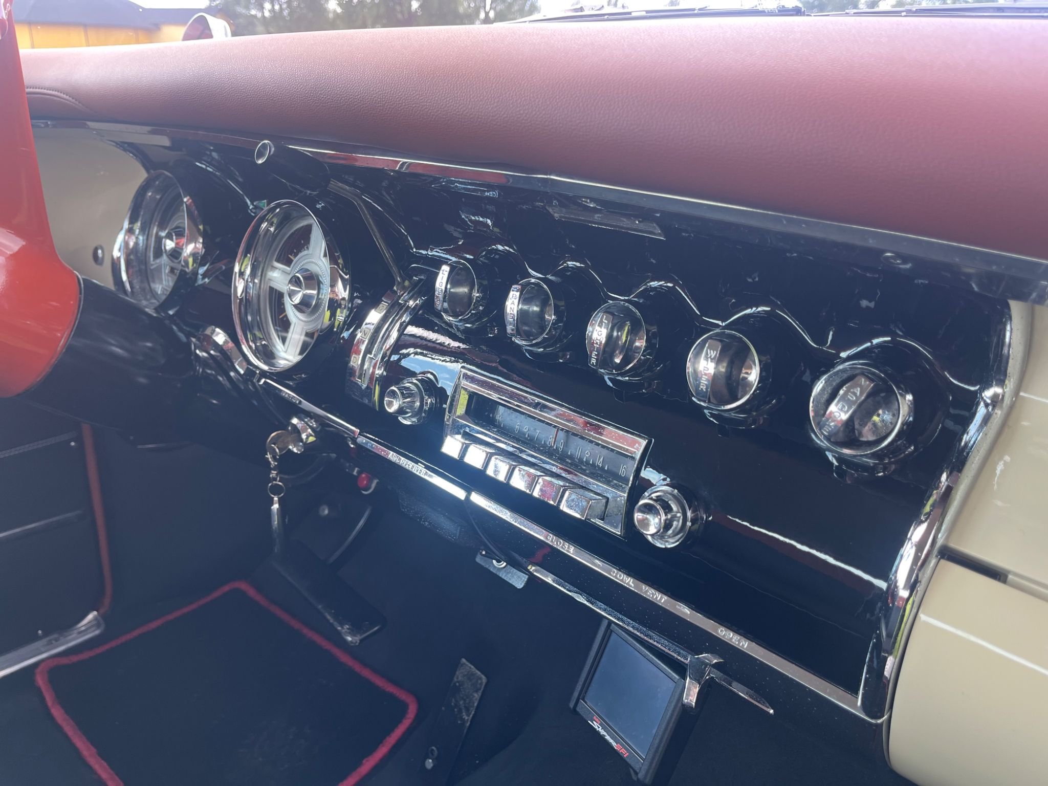 Chrysler Windsor DeLuxe Newport 4.9 V8 PowerFlite, 190hk, 1955