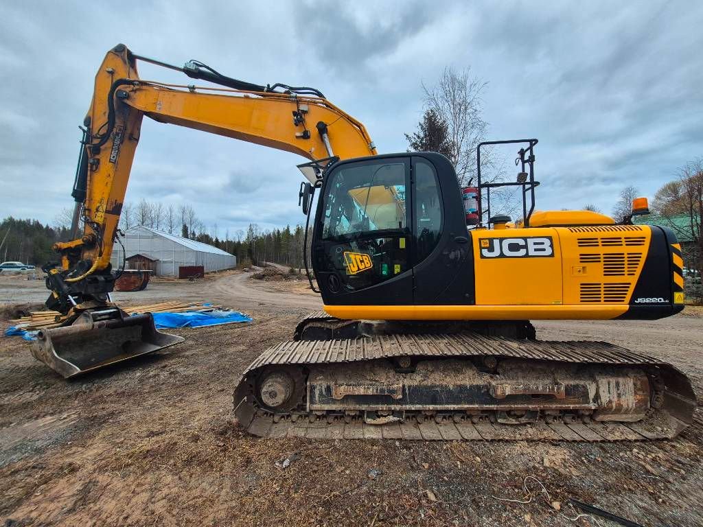 JCB 220