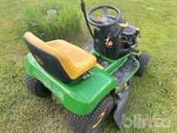 Åkgräsklippare John Deere LT155