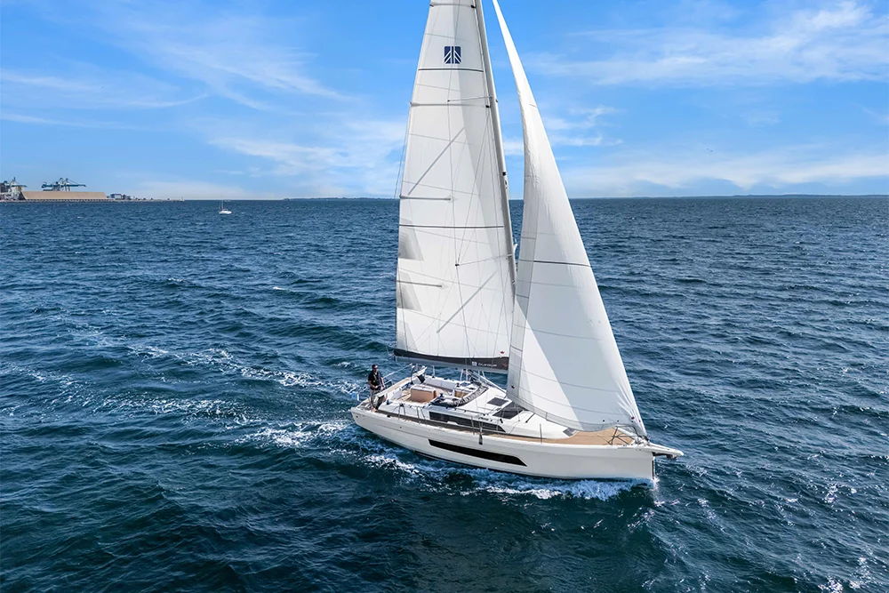 Dufour 37 image