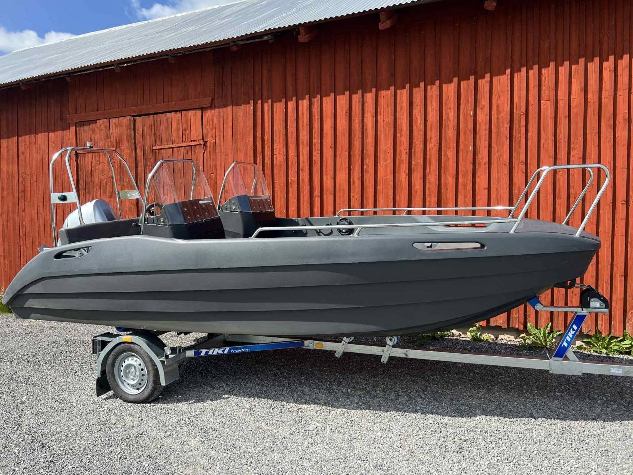 Pioner 16 Explorer 60hk Honda...