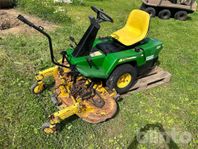 Åkgräsklippare John Deere F525