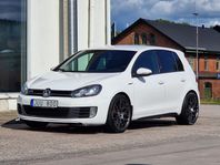 Volkswagen Golf GTD 2.0 TDI DSG/Ny Kamrem/Dragkrok/19 tums/
