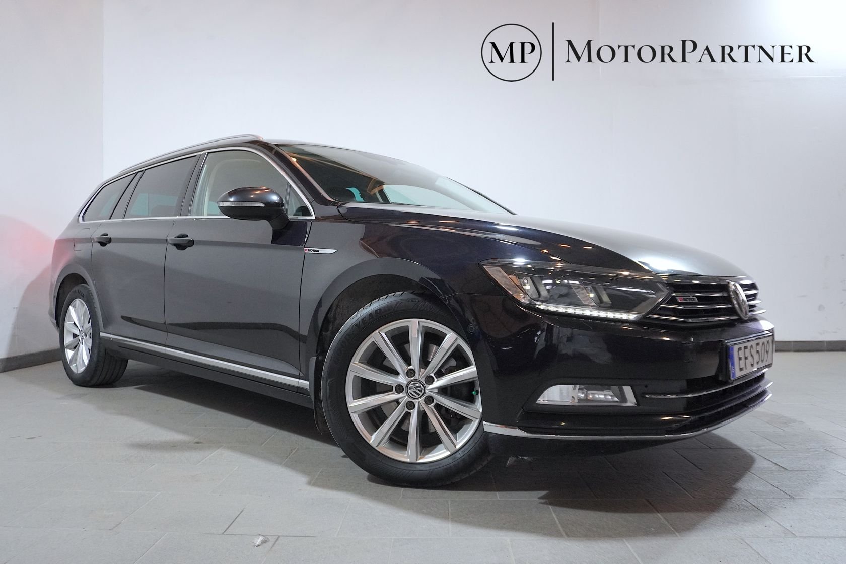 Volkswagen Passat Sportscombi 2.0 TDI DPF SCR BMT 4Motion DSG Sekventiell, 190hk, 2015