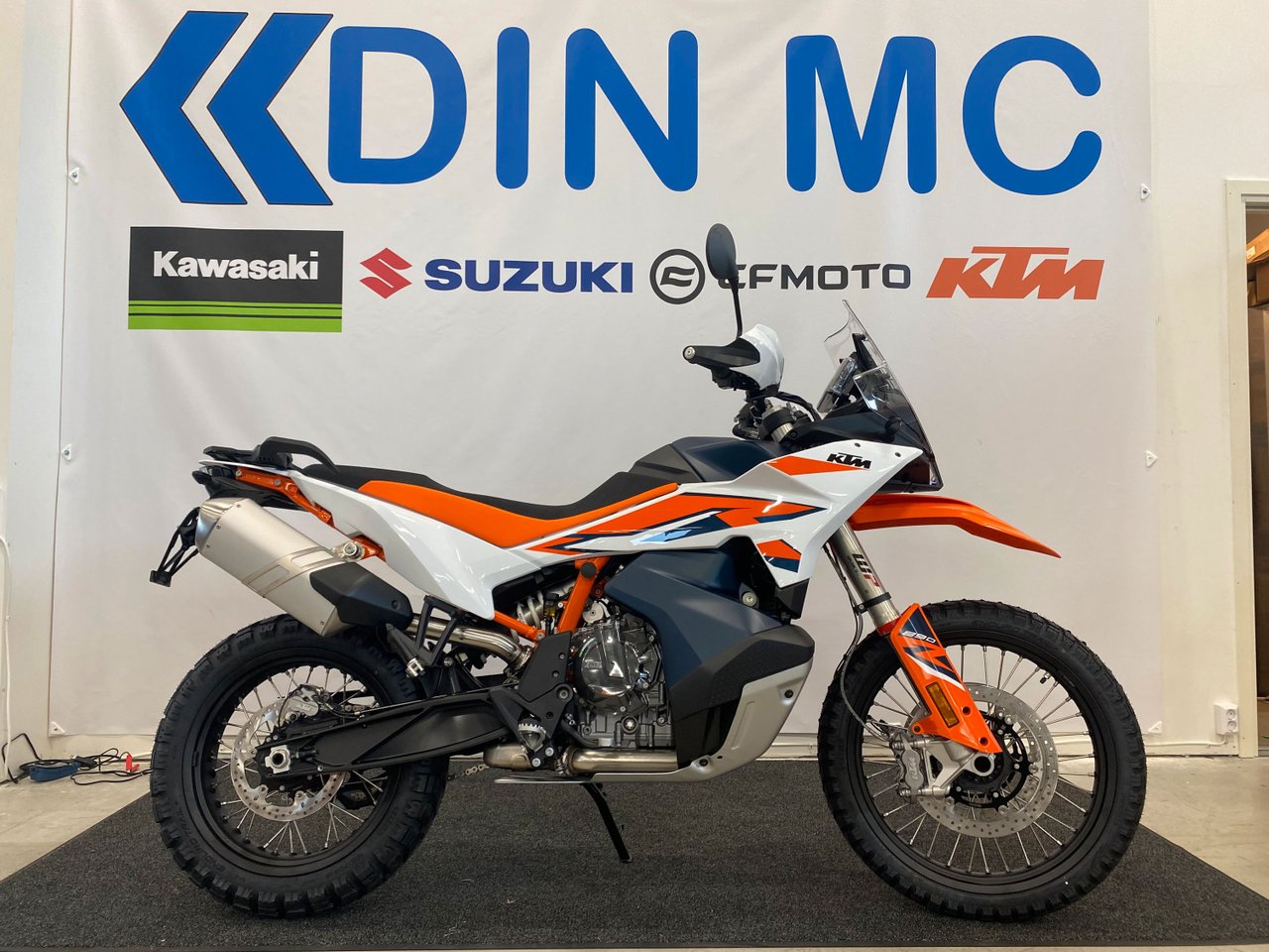 KTM 890 Adventure R "Kampanj ...