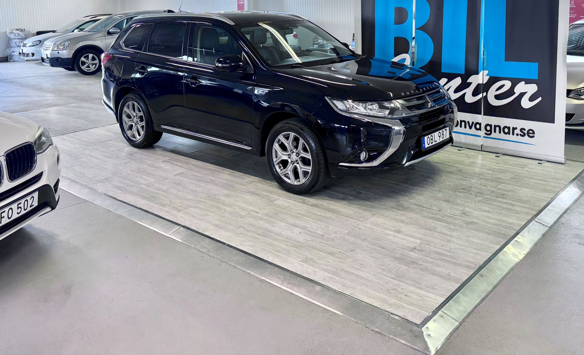 Mitsubishi Outlander PHEV CVT, 203hp, 2016
