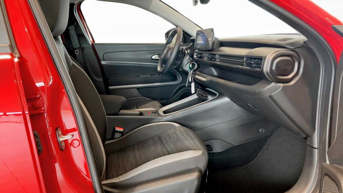 Jeep Avenger e-Hybrid e-DCS, 100hk, 2024