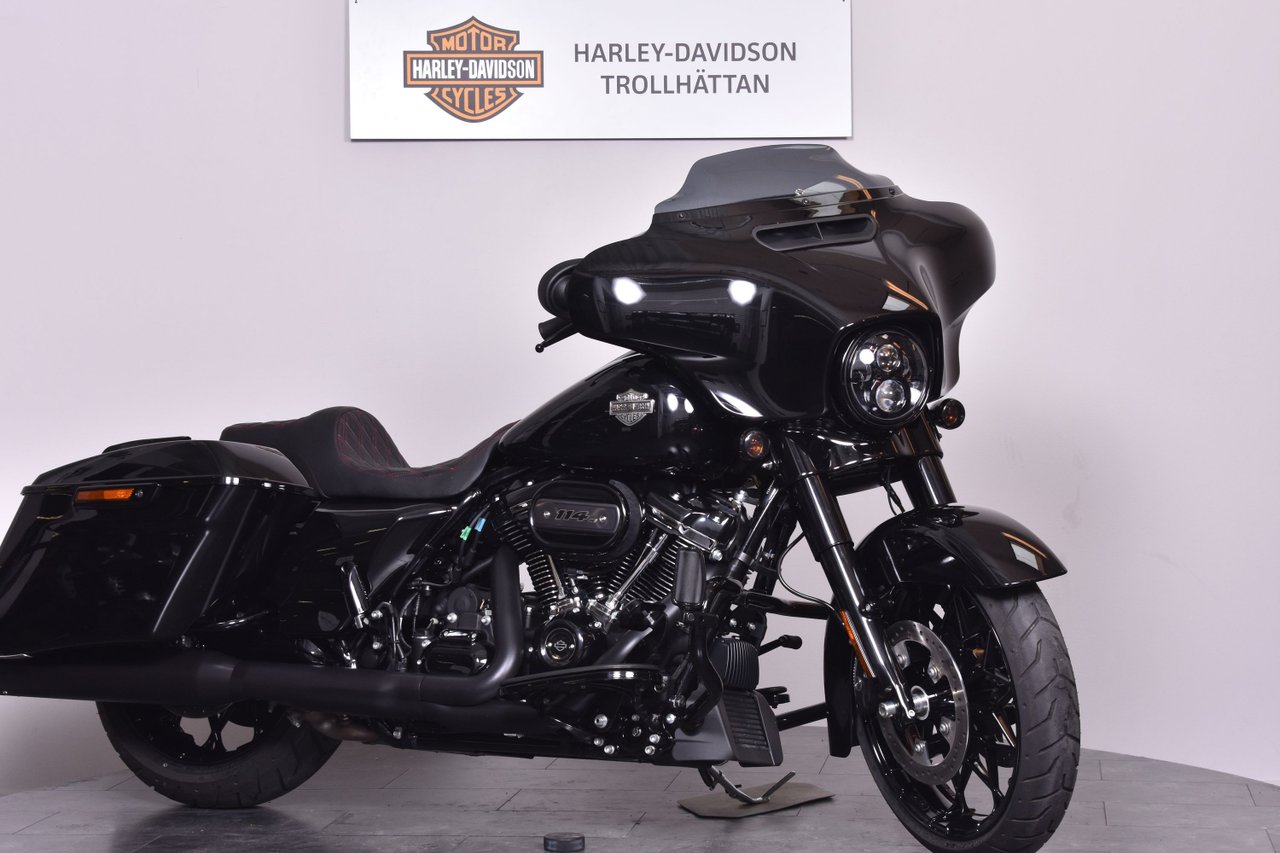 Harley-Davidson Street Glide ...