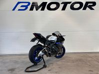 Yamaha R1 R1 •Titanium helsystem • 447 mil •