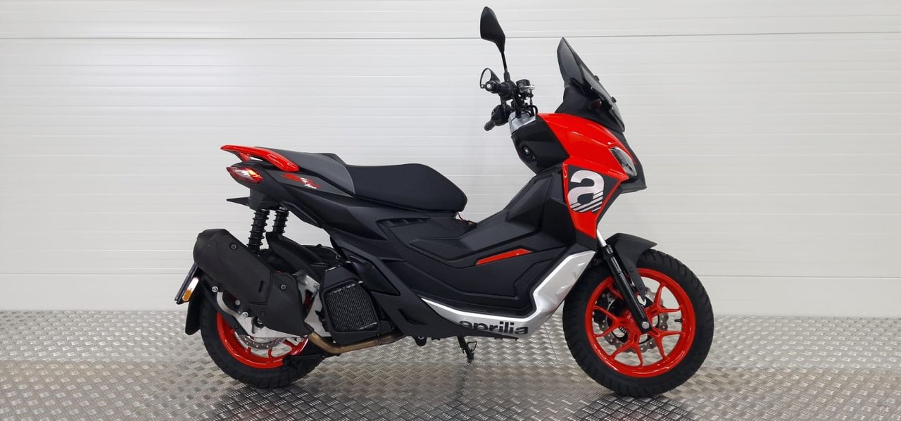 Aprilia SR GT 200 ABS  Låga mil