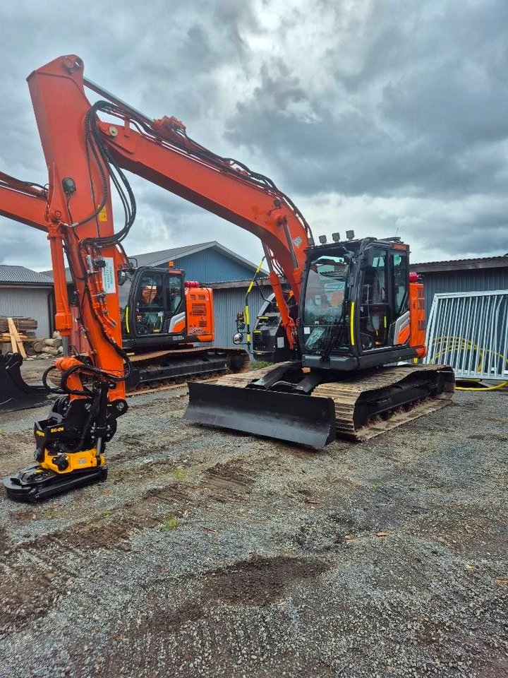 Hitachi ZX 135 US -7