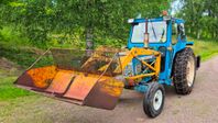 Traktor Ford 4000 med frontlastare Trima