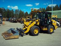 CAT 906 M