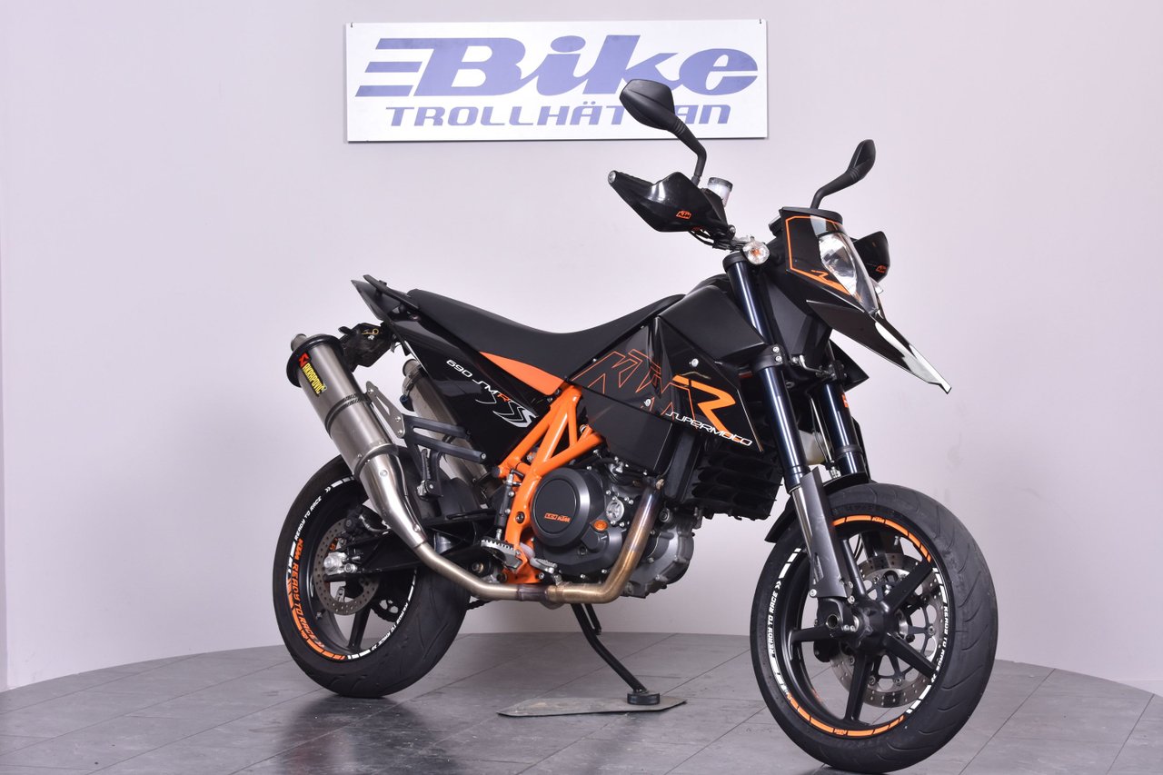 KTM 690 SMR /låga mil/Akrapov...