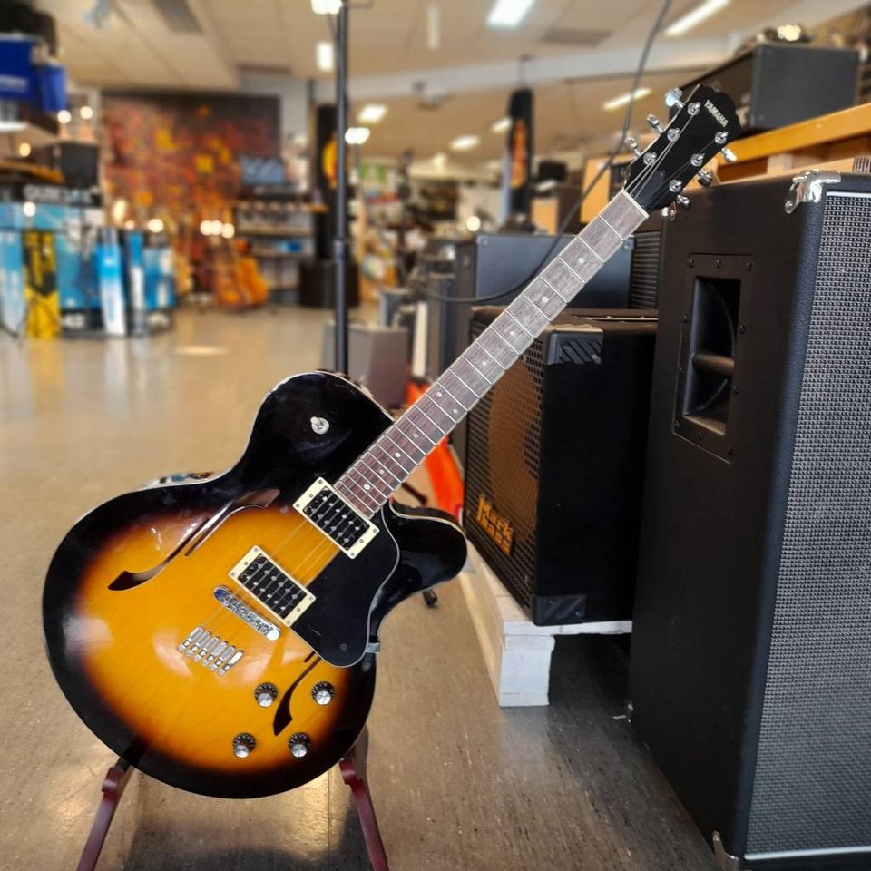 Yamaha AE500