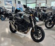 Honda Hornet 750 Quickshift, Solo cuts
