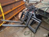 Hydrauliska Pallgafflar till grävmaskin
