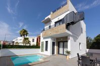 Ljus och modern villa i Torrevieja