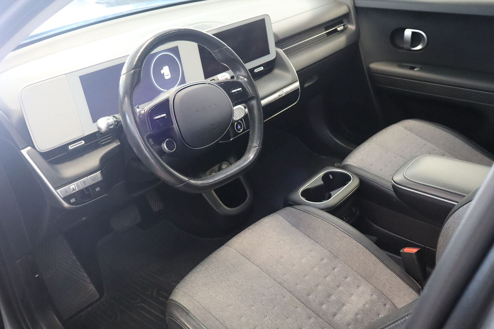 Hyundai Ioniq 5 72.6 kWh, 218hp, 2022