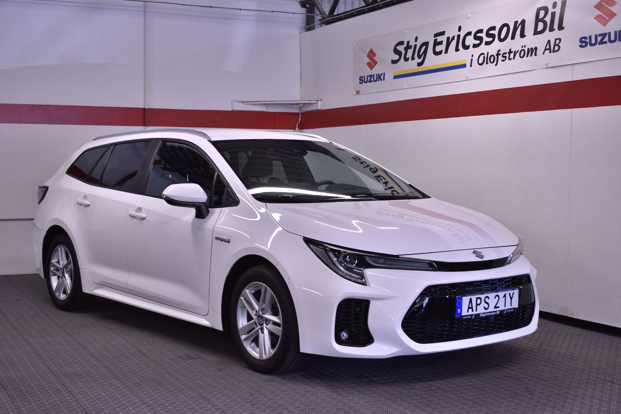 Suzuki Swace Hybrid e-CVT, 122hk, 2022