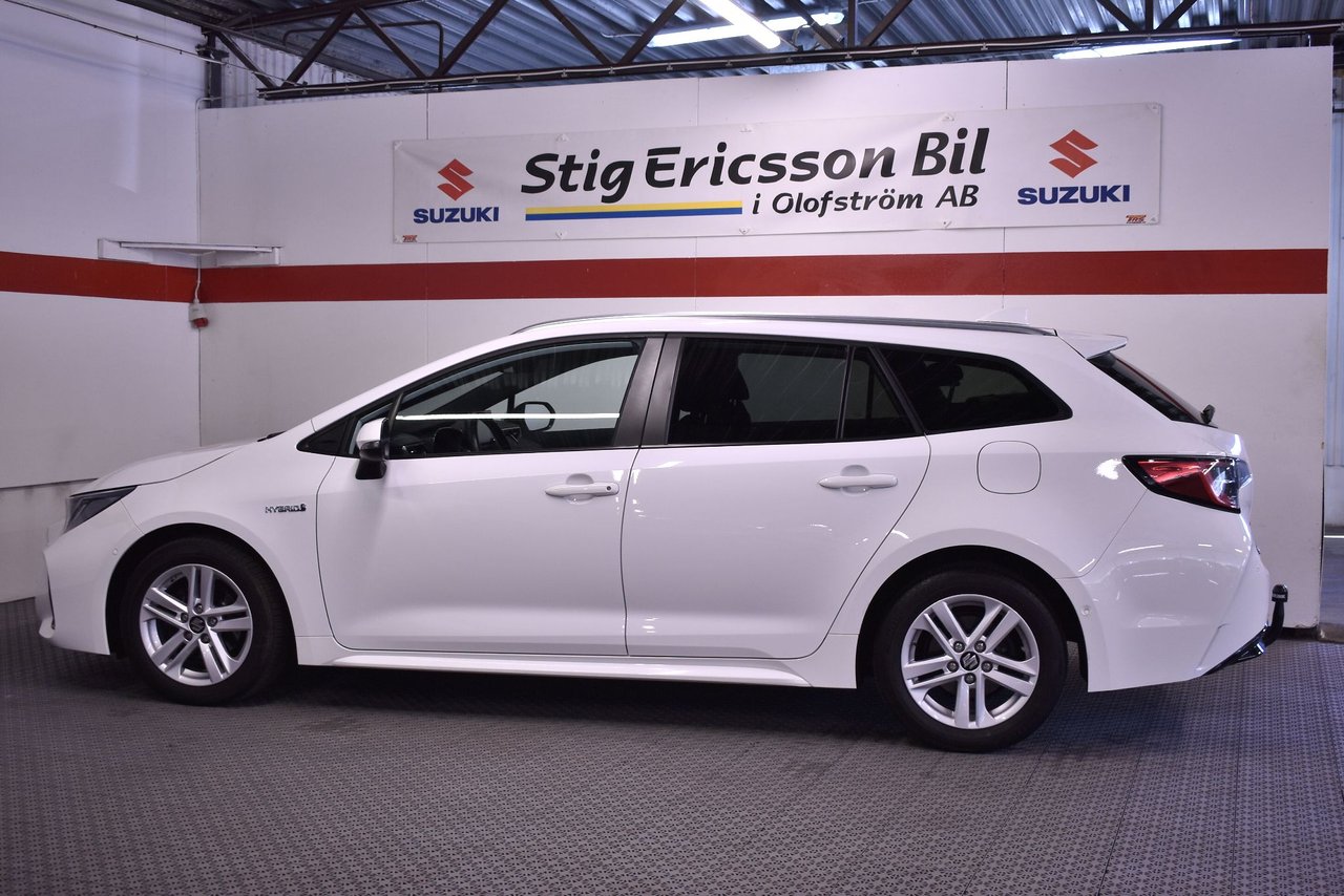 Suzuki Swace Hybrid e-CVT, 122hk, 2022