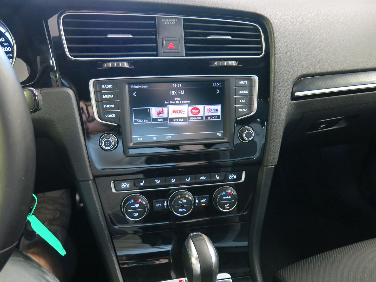 Volkswagen Golf Sportscombi  R 2.0 TSI BMT 4Motion DSG Sekventiell, 300hk, 2016