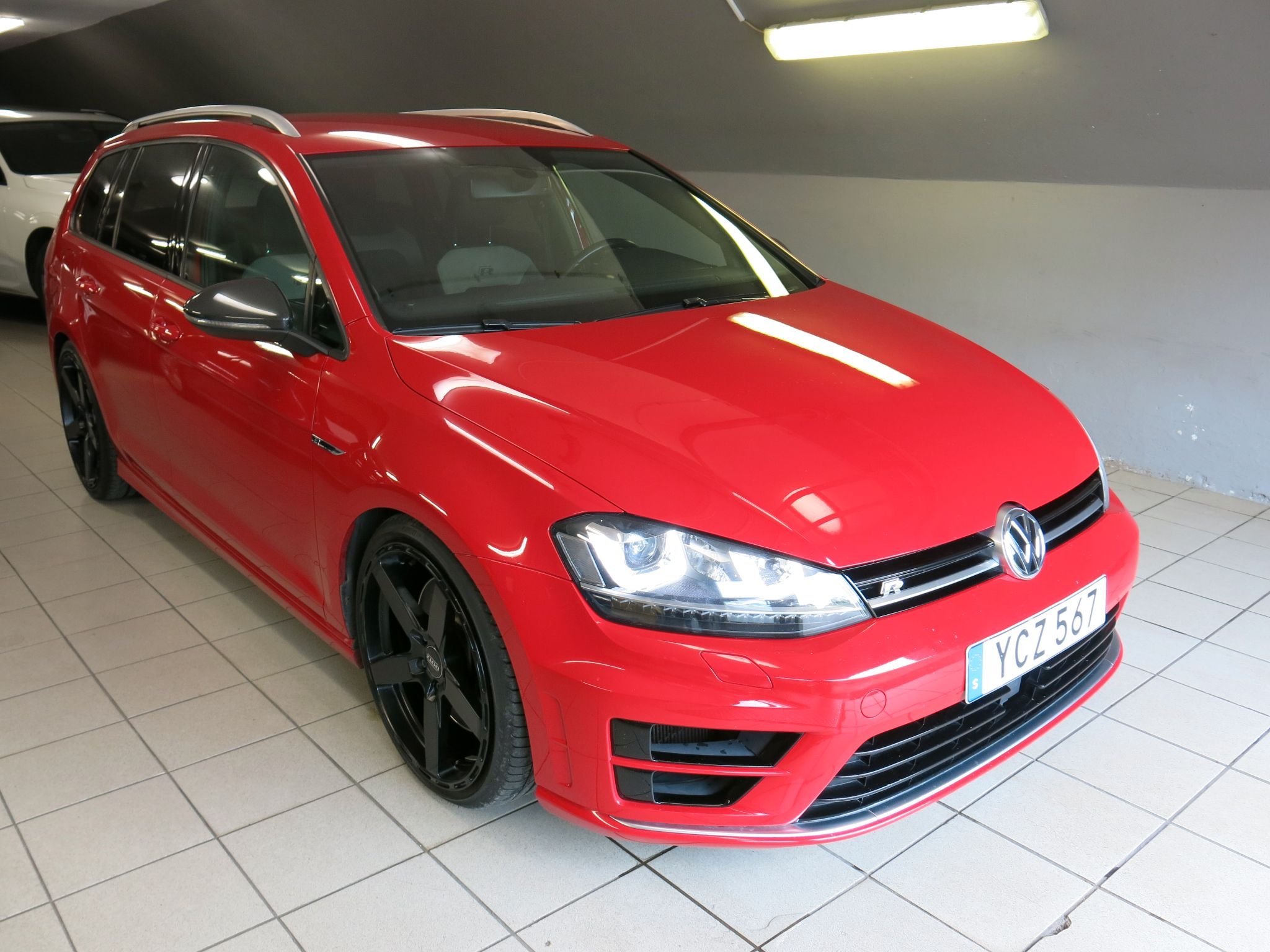 Volkswagen Golf Sportscombi  R 2.0 TSI BMT 4Motion DSG Sekventiell, 300hk, 2016