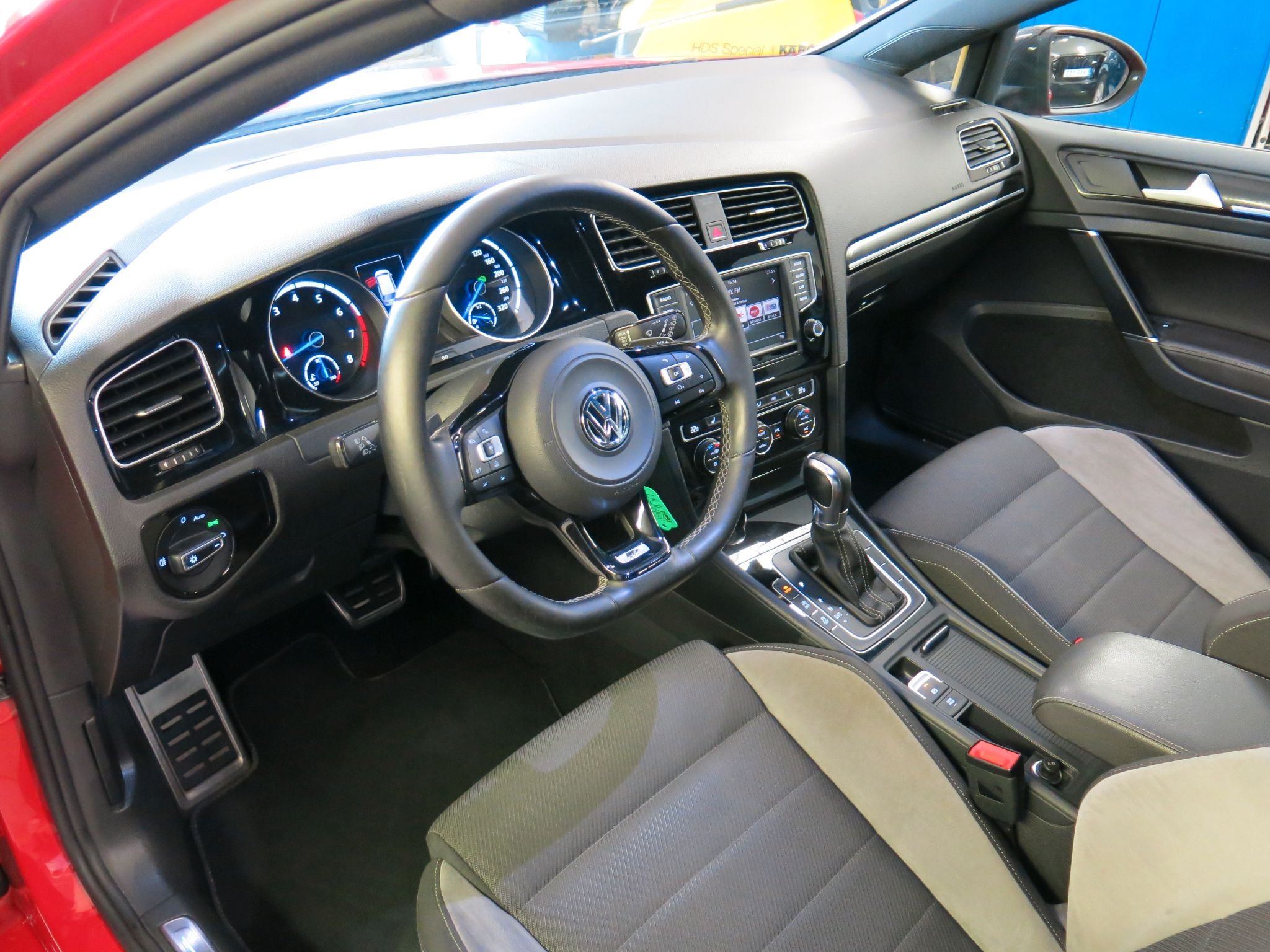 Volkswagen Golf Sportscombi  R 2.0 TSI BMT 4Motion DSG Sekventiell, 300hk, 2016