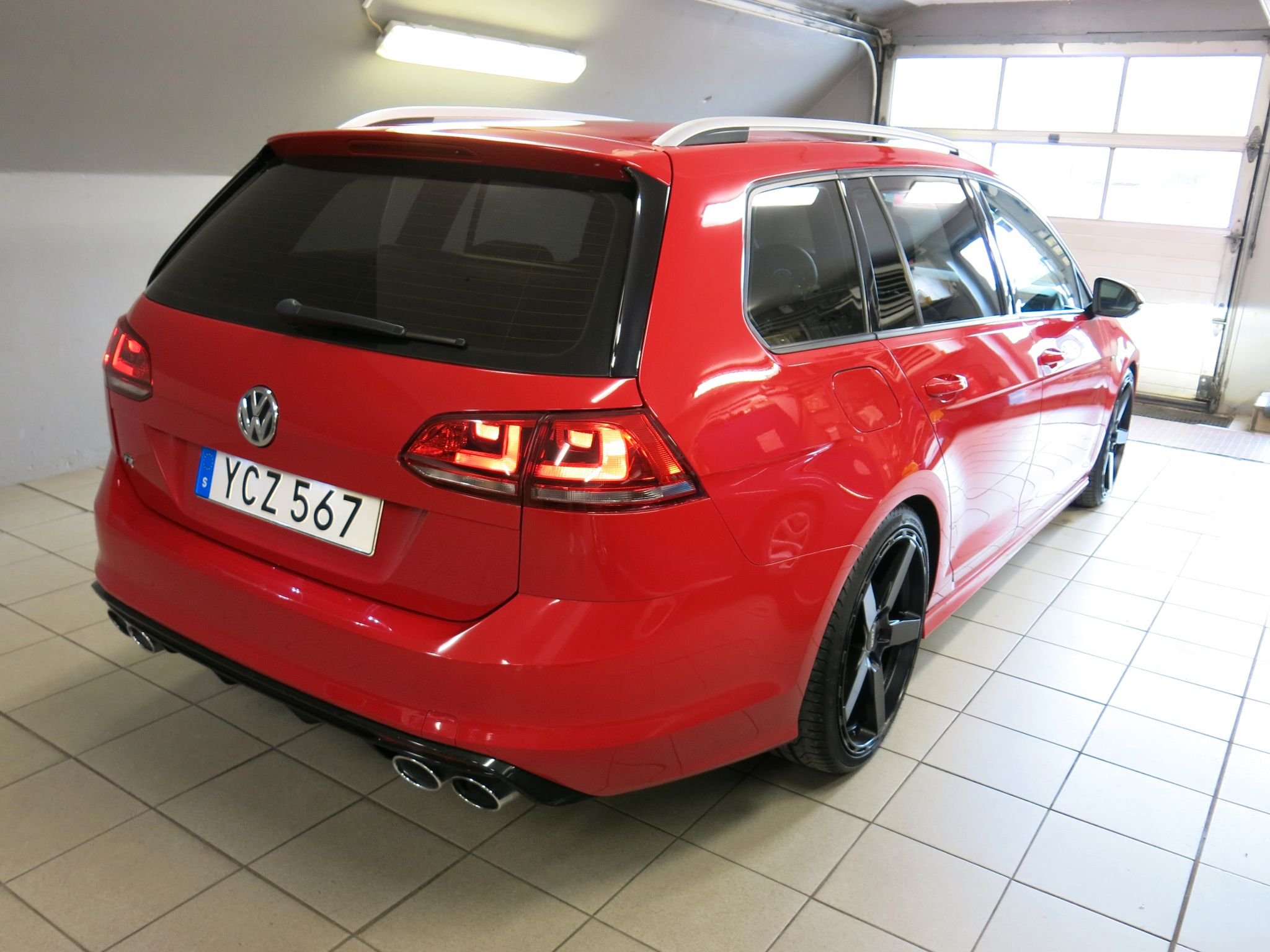 Volkswagen Golf Sportscombi  R 2.0 TSI BMT 4Motion DSG Sekventiell, 300hk, 2016