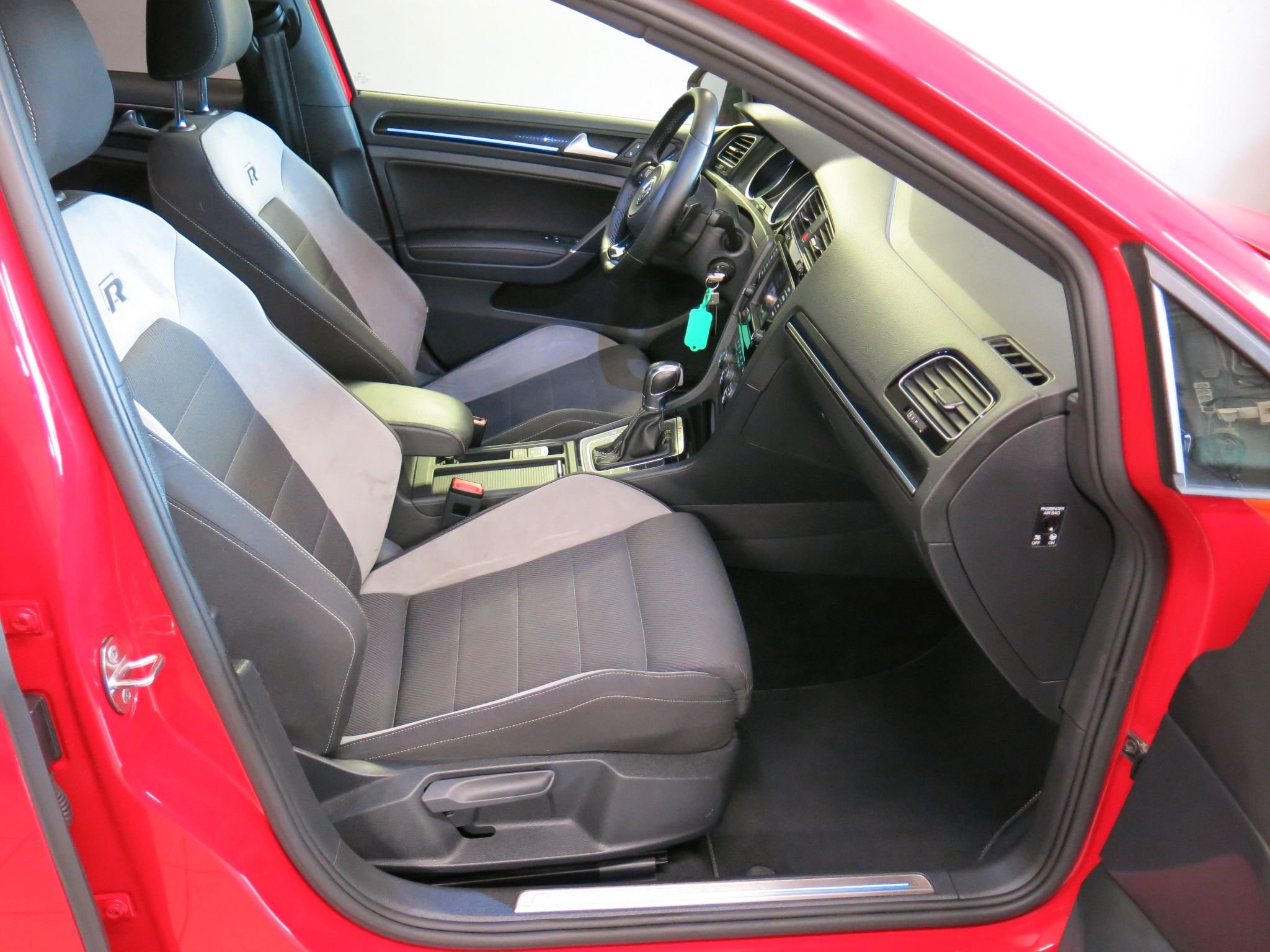 Volkswagen Golf Sportscombi  R 2.0 TSI BMT 4Motion DSG Sekventiell, 300hk, 2016