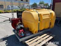 Vattentank med bensindriven pump K-vagnen