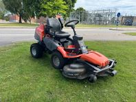 Begagnad Husqvarna R 422Ts med kombiklipp 122 och vikplog