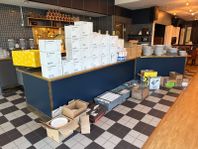 Stort parti, porslin, glas, koppar, be... via konkursauktion