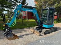 Grävmaskin Airman AX33u-7 med tillbehör
