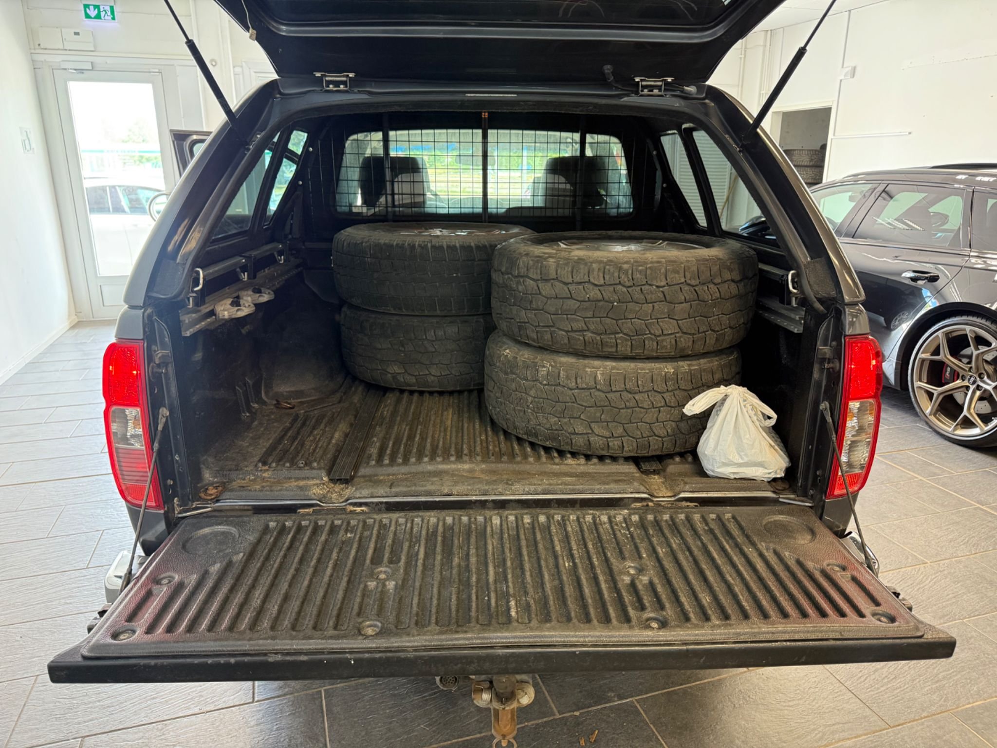 Nissan Navara Dubbelhytt 3.0 dCi V6 4x4 Automatisk, 231hk, 2014