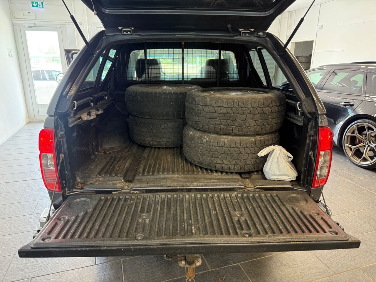 Nissan Navara Dubbelhytt 3.0 dCi V6 4x4 Automatisk, 231hk, 2014