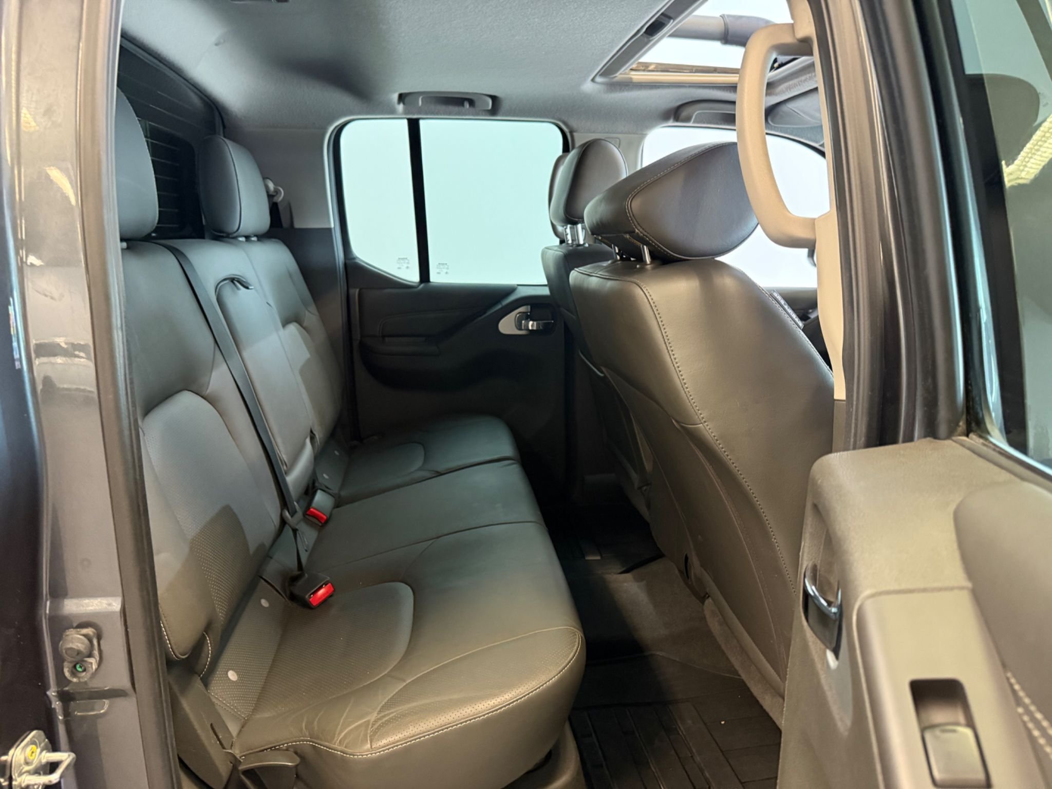 Nissan Navara Dubbelhytt 3.0 dCi V6 4x4 Automatisk, 231hk, 2014