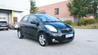 Toyota Yaris 5-DÖRRAR 1.33 AUTOMAT 99HK BT ISOFIX AUX NYSERV