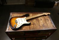 Fender Stratocaser 50´s Road Worn från 2010 hos Musikbörsen