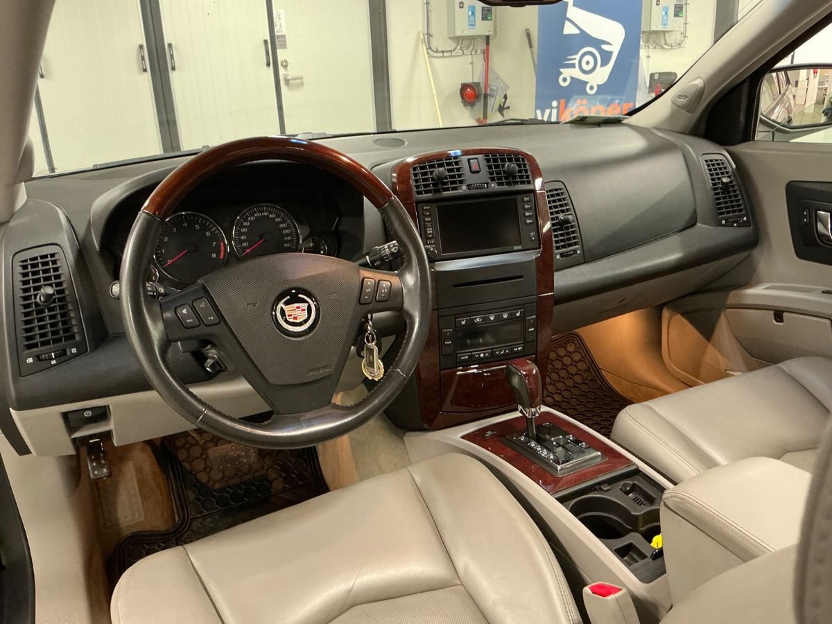 Cadillac SRX (EU) 4.6 V8 AWD Hydra-Matic, 325hk, 2005