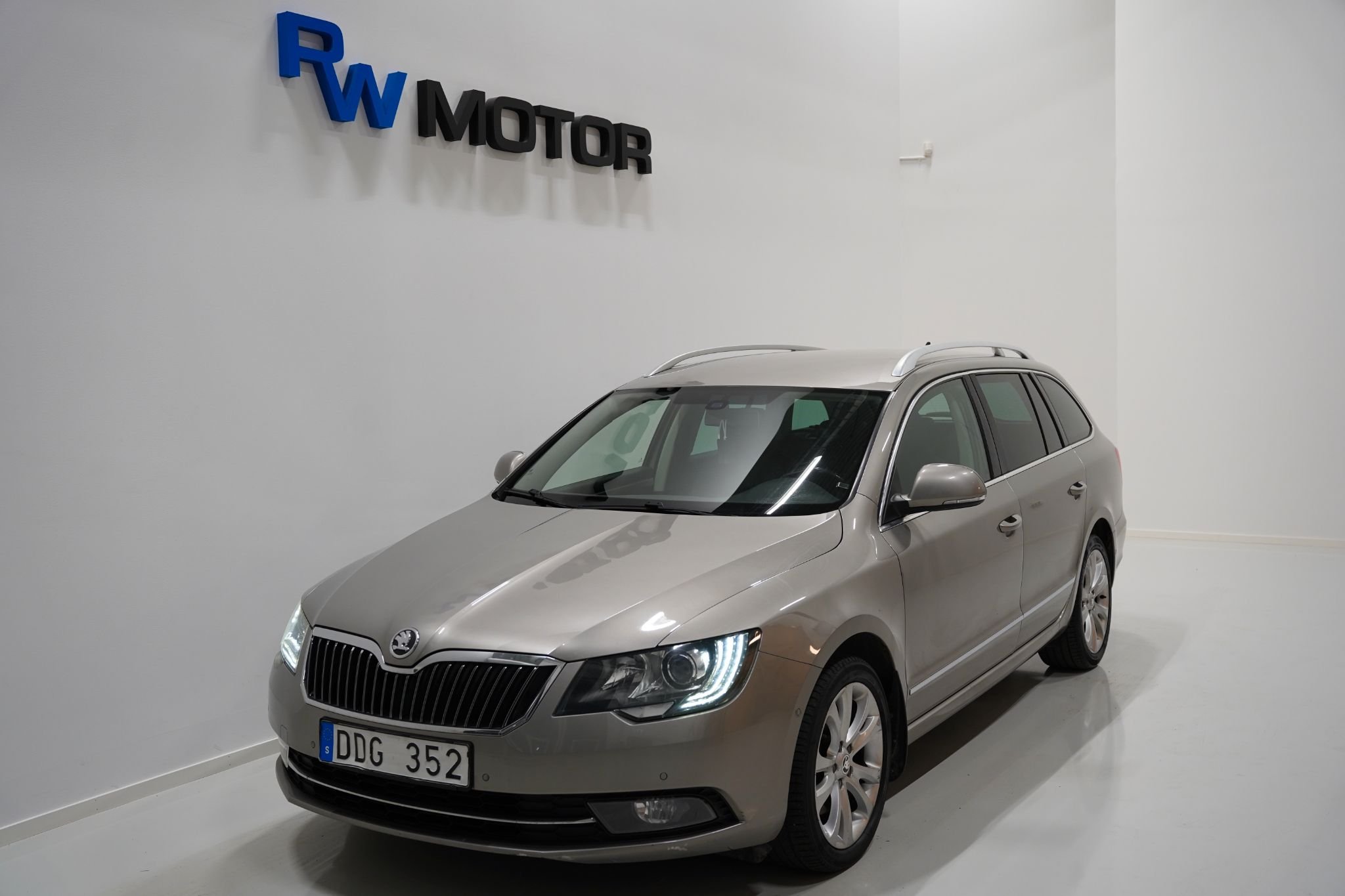 Škoda Superb Kombi 2.0 TDI 4x4 DSG Sekventiell, 170hk, 2014