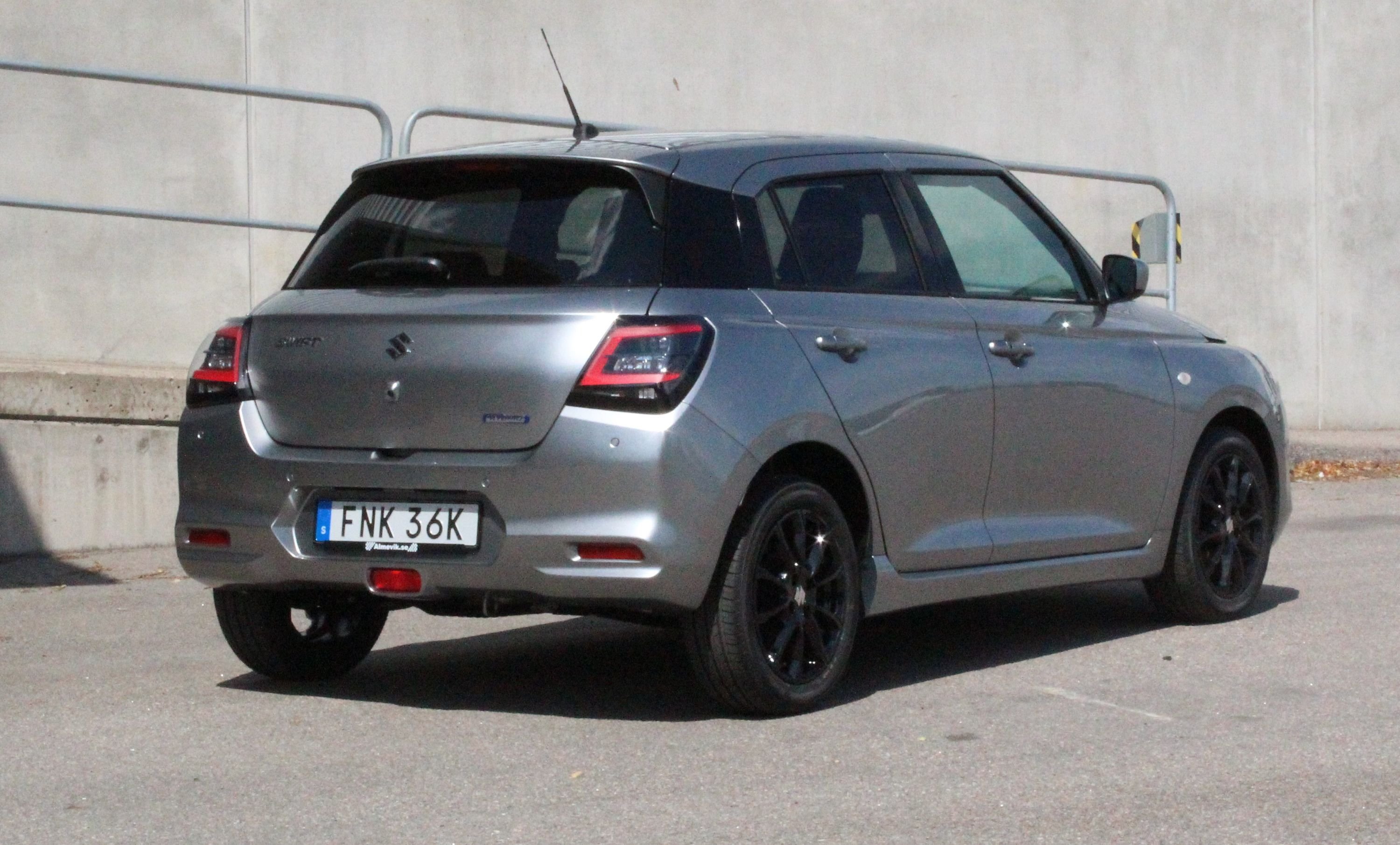 Suzuki Swift Hybrid CVT, 83hp, 2025