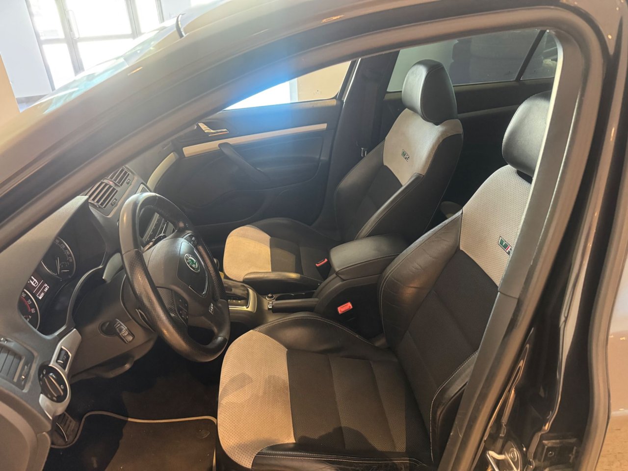 Škoda Octavia Combi RS 2.0 TDI DPF DSG Sekventiell, 170hk, 2010