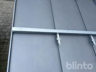 Montagesystem För 100 solpaneler falsat Plåttak