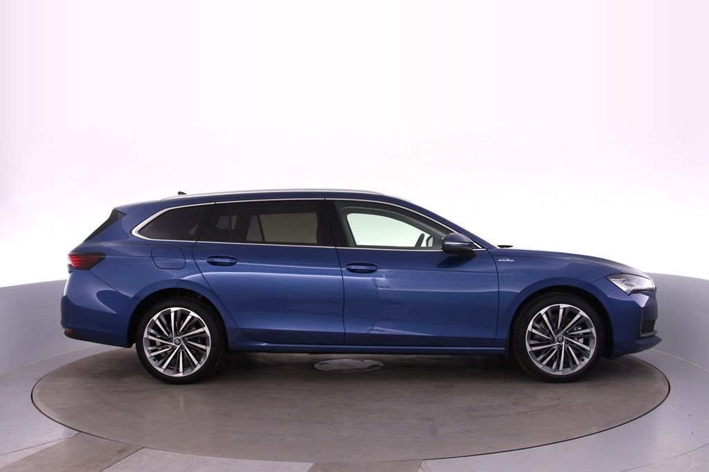 Škoda Superb iV Combi DSG Sequential, 204hp, 2025